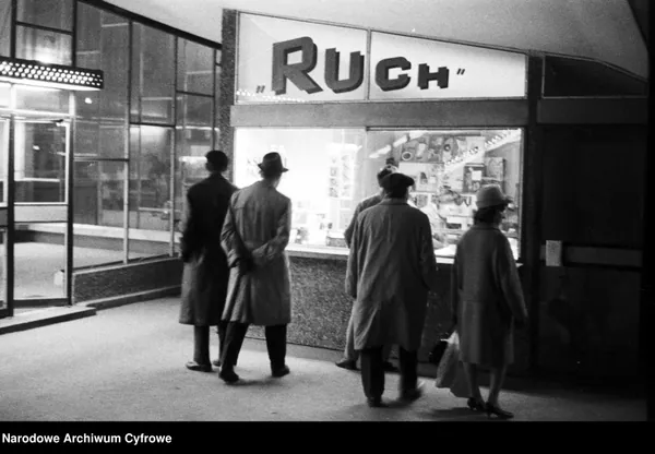 Galeria Komiksu Wojtka Łowickiego otwiera Kiosk. Na początek karty kolekcjonerskie, katalog i konkurs