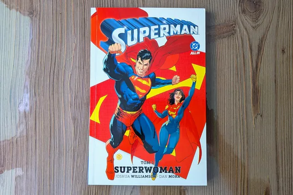 "Superman. Superwoman". Tom 1 - recenzja